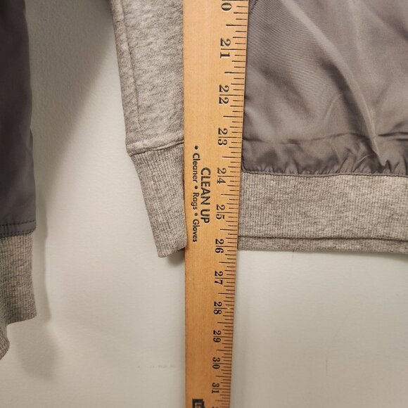 Champion Sweatshirt Logo Urban Fleece Pullover Front Pocket Unique Small EUC - Picture 10 of 14